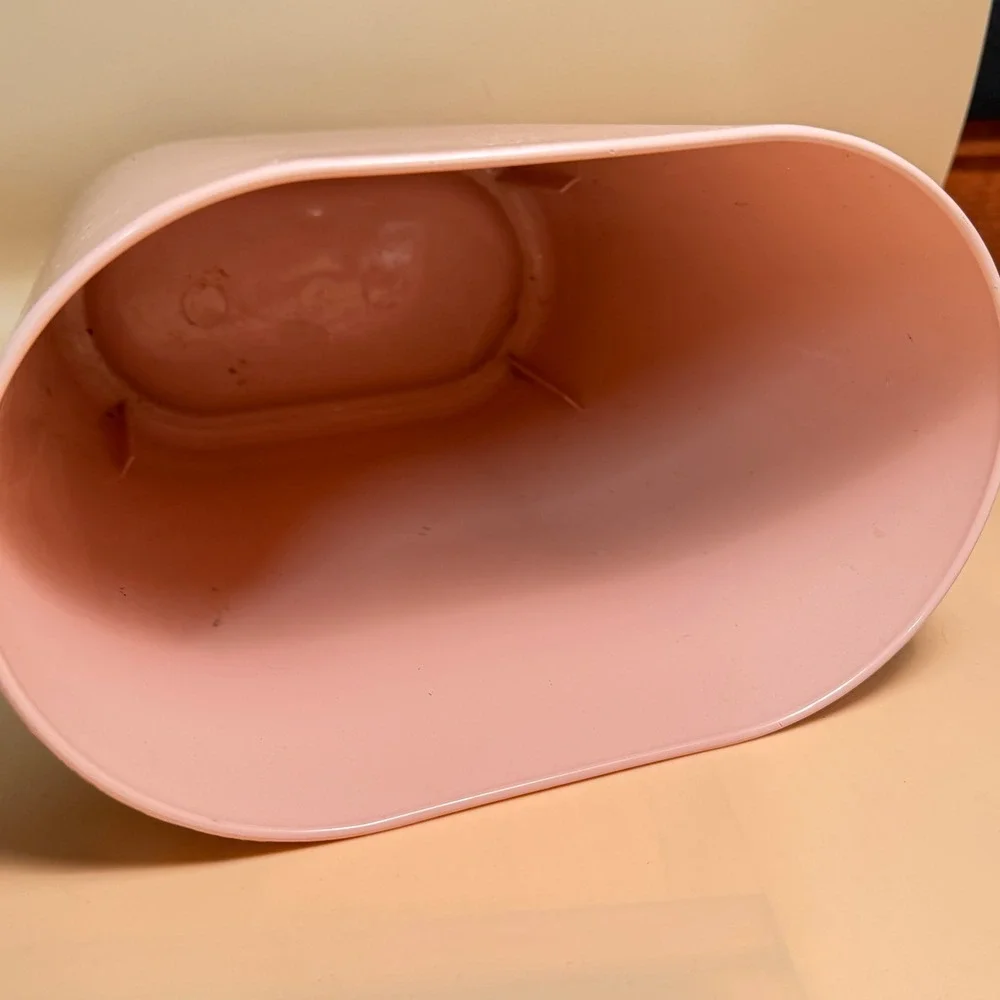 Rubbermaid vintage wastebasket